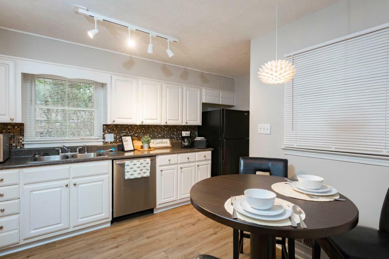 אוסטל Luxury Home W/Gameroom Kingsizebed Near Six Flags מראה חיצוני תמונה