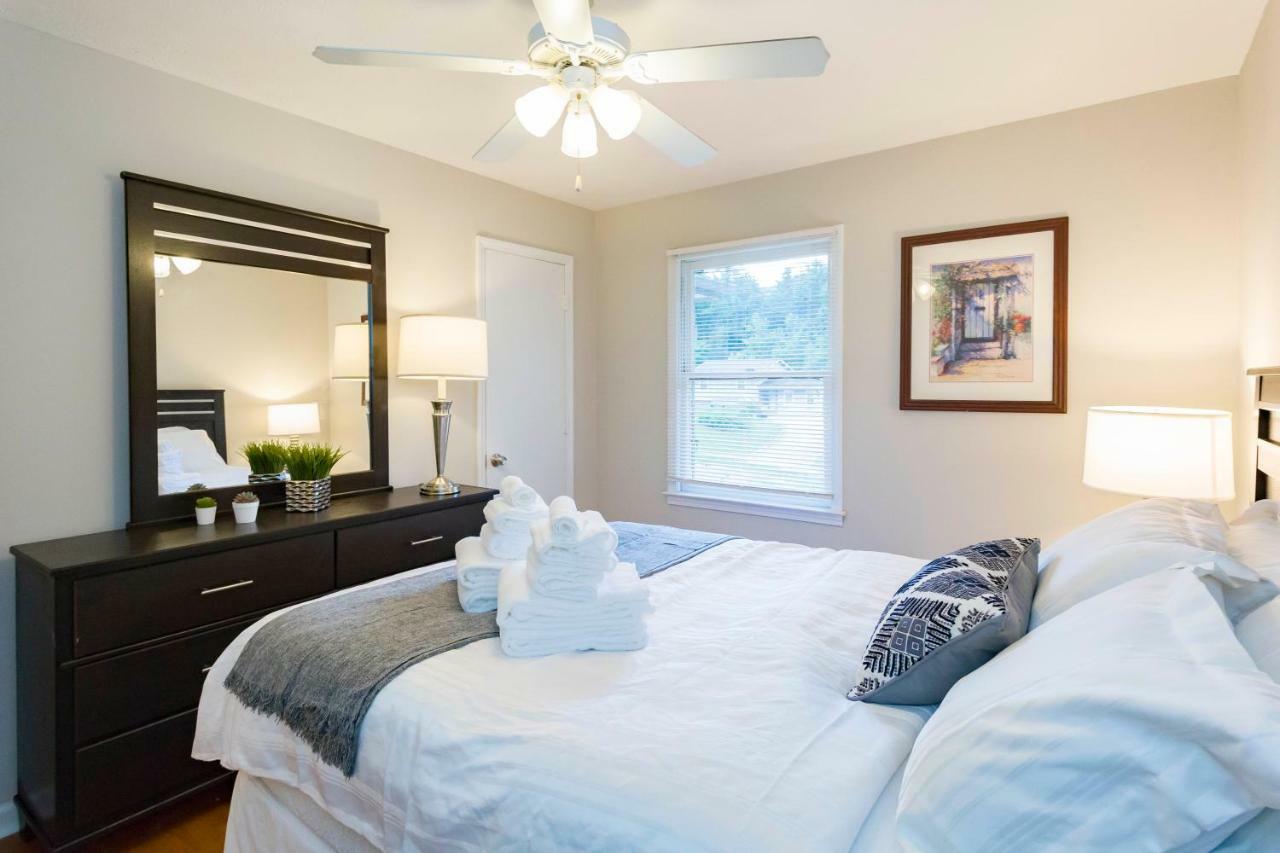 אוסטל Luxury Home W/Gameroom Kingsizebed Near Six Flags מראה חיצוני תמונה