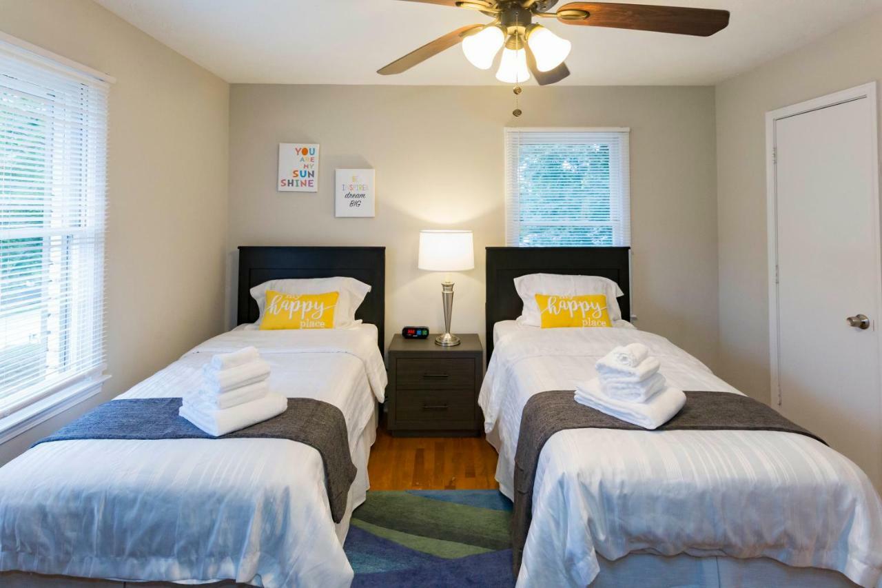 אוסטל Luxury Home W/Gameroom Kingsizebed Near Six Flags מראה חיצוני תמונה